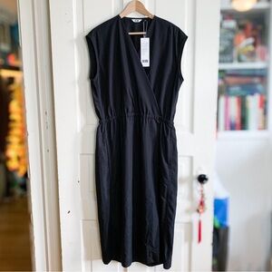 Women’s Black Wrap Dress from Uniqlo Size Large